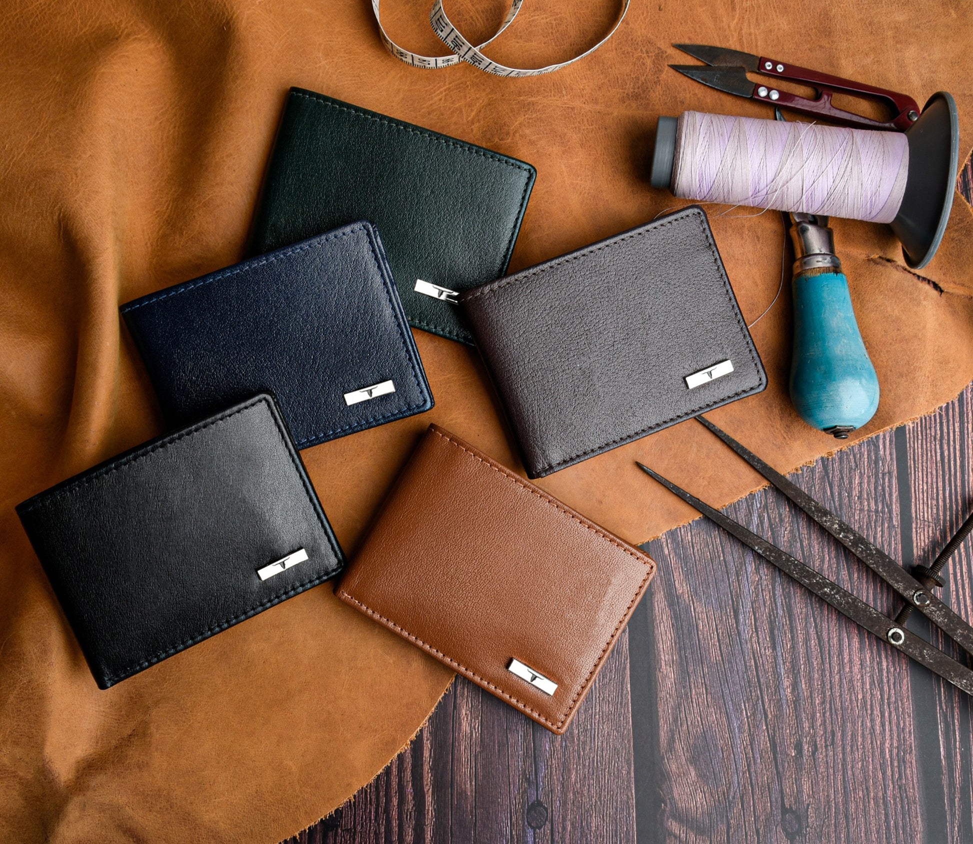 चमड़े के पर्स (Leather Wallets) category